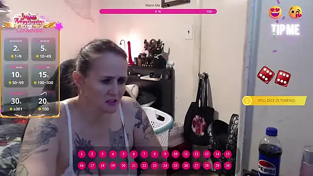 Snapshot of Demonicmiss chatting on June 2, 2026, 11:32 am Demonicmiss online show from June 2, 2026, 11:32 am
