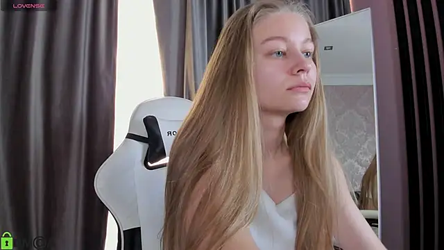 Snapshot of Polumna_cute chatting on September 14, 2025, 10:04 am Polumna cute online show from September 14, 2025, 10:04 am