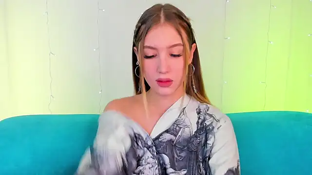 Snapshot of VitalinaBlue chatting on November 24, 2025, 1:49 am VitalinaBlue online show from November 24, 2025, 1:49 am