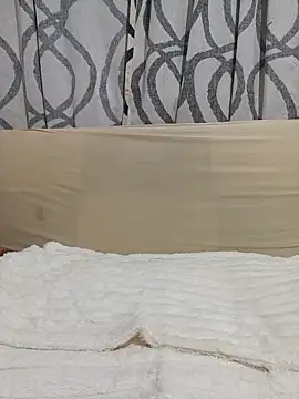 ZUCAAT online show from November 7, 2025, 3:22 am