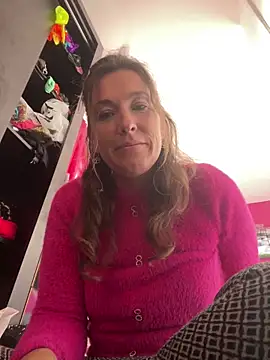 Lwhite1 online show from September 18, 2025, 3:48 pm