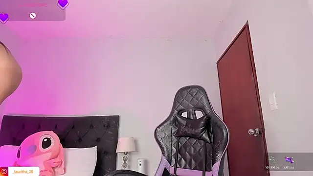 evelyn 23 online show from April 8, 2026, 2:57 am