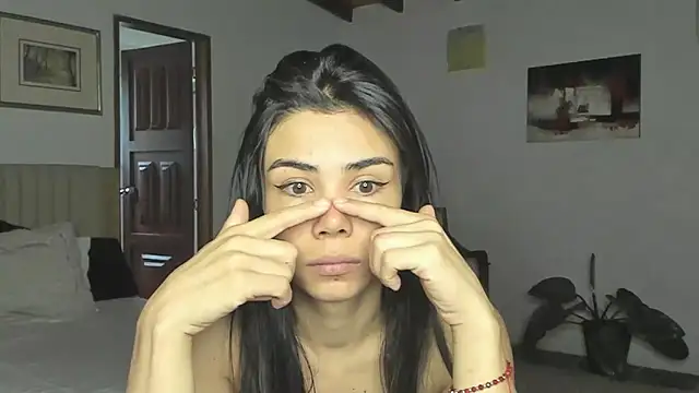 Snapshot of AnaHenao chatting on February 2, 2026, 12:37 pm AnaHenao online show from February 2, 2026, 12:37 pm