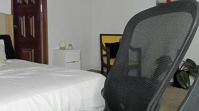 Snapshot of AnaHenao chatting on January 31, 2026, 9:46 pm AnaHenao online show from January 31, 2026, 9:46 pm