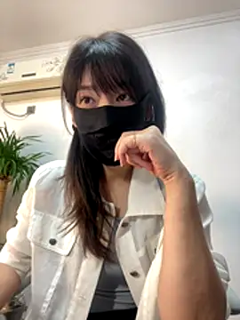 Snapshot of Annabody chatting on November 10, 2025, 8:30 am Annabody online show from November 10, 2025, 8:30 am