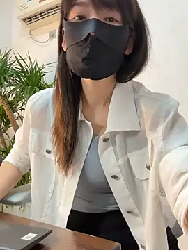 Snapshot of Annabody chatting on November 17, 2025, 6:28 am Annabody online show from November 17, 2025, 6:28 am