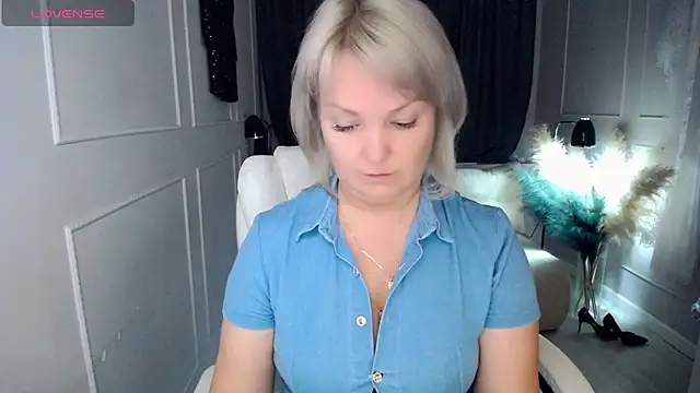 Snapshot of Juarnea chatting on February 24, 2026, 1:01 pm Juarnea online show from February 24, 2026, 1:01 pm