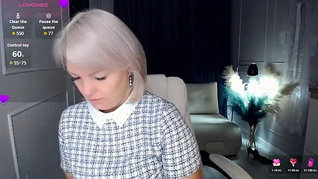 Snapshot of Juarnea chatting on November 2, 2025, 5:45 am Juarnea online show from November 2, 2025, 5:45 am