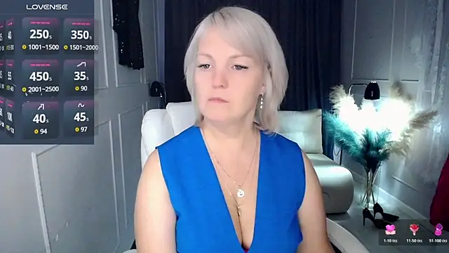 Snapshot of Juarnea chatting on November 20, 2025, 7:42 am Juarnea online show from November 20, 2025, 7:42 am