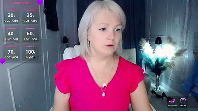 Snapshot of Juarnea chatting on October 30, 2025, 6:44 am Juarnea online show from October 30, 2025, 6:44 am