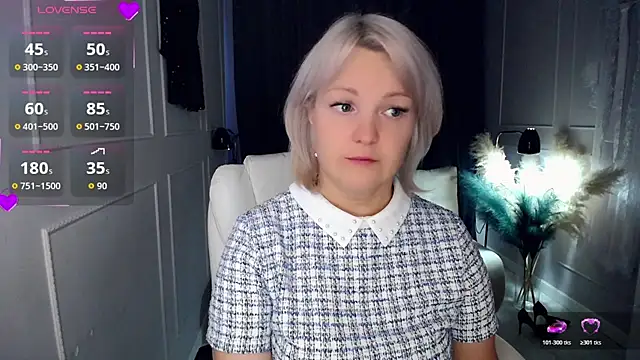 Snapshot of Juarnea chatting on November 13, 2025, 7:34 am Juarnea online show from November 13, 2025, 7:34 am