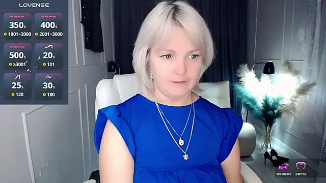 Snapshot of Juarnea chatting on November 28, 2025, 10:15 am Juarnea online show from November 28, 2025, 10:15 am