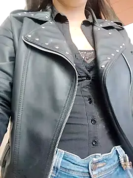 merlinaadams  online show from September 30, 2025, 2:34 pm