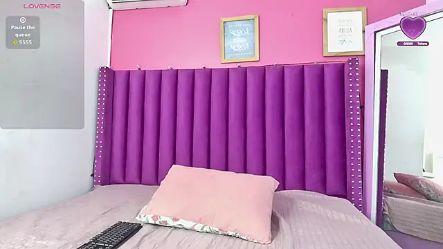 littleebonny online show from March 4, 2026, 12:35 pm