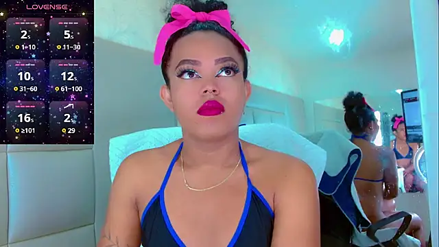 Snapshot of KayleighDreams_ chatting on March 11, 2025, 6:19 am KayleighDreams online show from March 11, 2025, 6:19 am