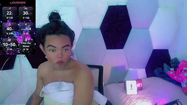 Snapshot of KayleighDreams_ chatting on February 15, 2026, 4:02 am KayleighDreams online show from February 15, 2026, 4:02 am