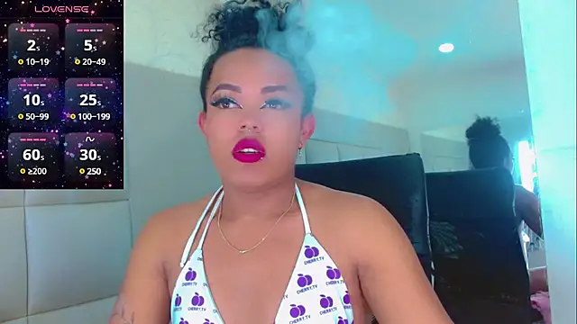 Snapshot of KayleighDreams_ chatting on March 8, 2025, 6:32 am KayleighDreams online show from March 8, 2025, 6:32 am