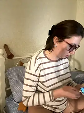 Snapshot of BeatriceTender chatting on December 2, 2025, 7:48 pm BeatriceTender online show from December 2, 2025, 7:48 pm