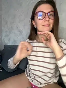 Snapshot of BeatriceTender chatting on November 17, 2025, 10:52 am BeatriceTender online show from November 17, 2025, 10:52 am