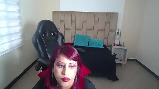 Anabella Thompson online show from October 7, 2025, 11:33 am