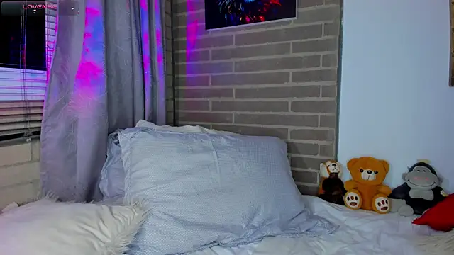 liam oficial02 online show from April 8, 2026, 2:46 am