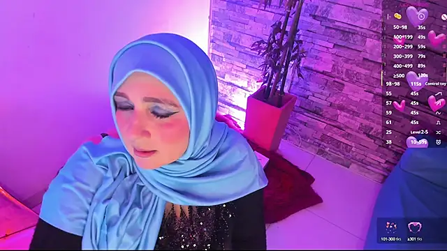 Snapshot of HijabiMilf chatting on September 18, 2025, 1:47 pm HijabiMilf online show from September 18, 2025, 1:47 pm