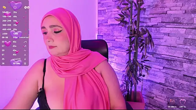 Snapshot of HijabiMilf chatting on September 15, 2025, 12:16 pm HijabiMilf online show from September 15, 2025, 12:16 pm