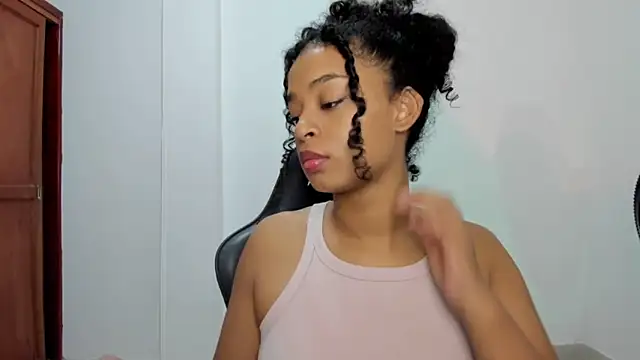 avellanatammy online show from October 28, 2025, 3:29 am