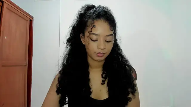 avellanatammy online show from October 25, 2025, 12:43 am