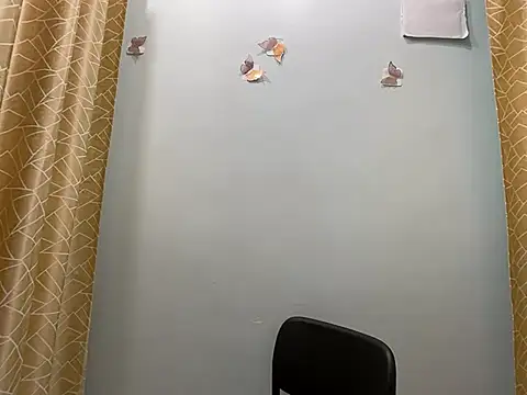 TransLisa7 online show from April 13, 2026, 7:18 pm