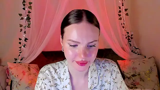 Snapshot of MishkaMe chatting on January 13, 2025, 5:33 pm MishkaMe online show from January 13, 2025, 5:33 pm