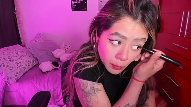 StephaniFox online show from April 22, 2026, 1:23 am