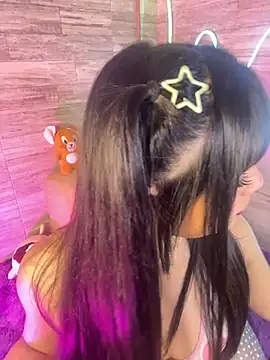 Snapshot of Bubalu_Uwwu chatting on November 8, 2025, 4:49 am Bubalu Uwwu online show from November 8, 2025, 4:49 am