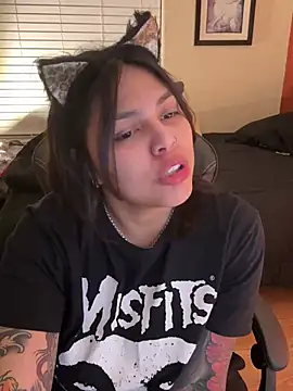 Snapshot of miacanela_xo chatting on February 22, 2025, 3:01 am miacanela xo online show from February 22, 2025, 3:01 am