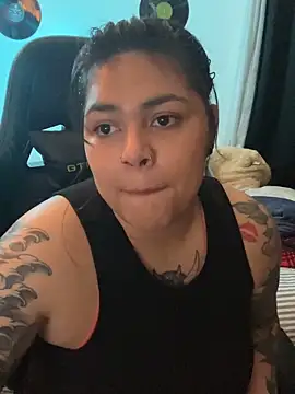 Snapshot of miacanela_xo chatting on May 17, 2026, 2:11 am miacanela xo online show from May 17, 2026, 2:11 am