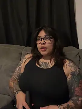 Snapshot of miacanela_xo chatting on June 1, 2026, 2:23 am miacanela xo online show from June 1, 2026, 2:23 am