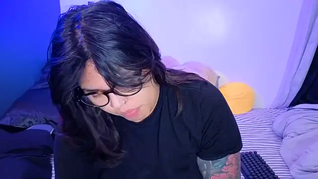 Snapshot of miacanela_xo chatting on May 23, 2026, 2:43 am miacanela xo online show from May 23, 2026, 2:43 am
