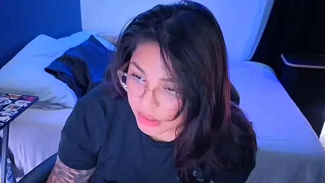 miacanela xo online show from July 17, 2026, 1:36 am