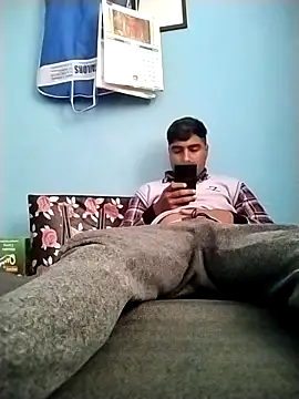 Snapshot of SweetFatBoy chatting on April 15, 2026, 7:36 am SweetFatBoy online show from April 15, 2026, 7:36 am