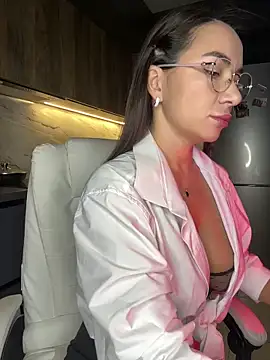 Snapshot of Melisa_Ester chatting on October 16, 2025, 3:42 pm Melisa Ester online show from October 16, 2025, 3:42 pm