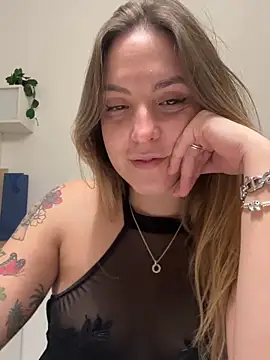 LiliMorganxxx online show from December 3, 2025, 10:42 pm