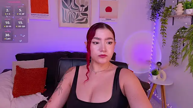 Snapshot of ViolettCastel chatting on May 23, 2026, 10:53 pm ViolettCastel online show from May 23, 2026, 10:53 pm