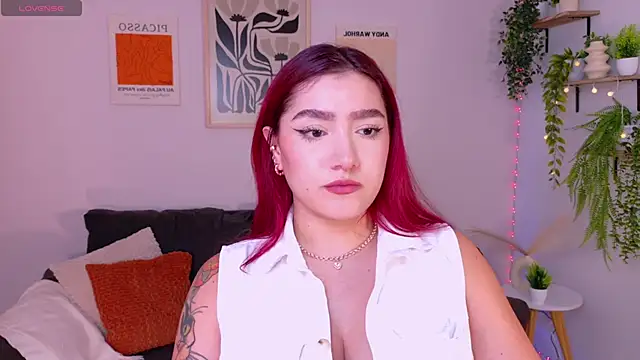 Snapshot of ViolettCastel chatting on April 23, 2026, 7:15 pm ViolettCastel online show from April 23, 2026, 7:15 pm