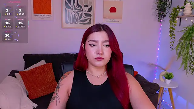 Snapshot of ViolettCastel chatting on May 5, 2026, 10:46 pm ViolettCastel online show from May 5, 2026, 10:46 pm