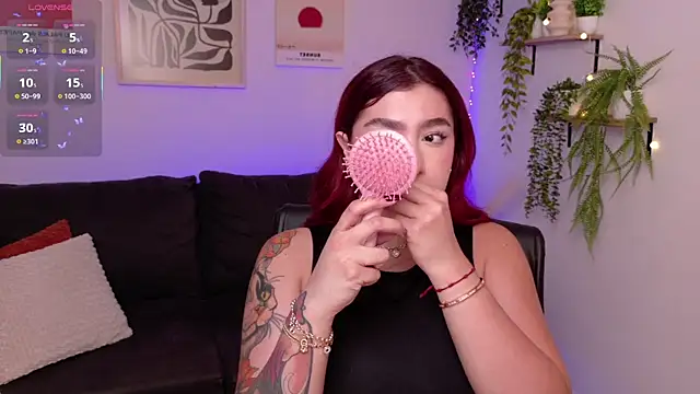 ViolettCastel online show from April 4, 2026, 9:43 pm