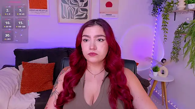 Snapshot of ViolettCastel chatting on May 19, 2026, 8:05 pm ViolettCastel online show from May 19, 2026, 8:05 pm