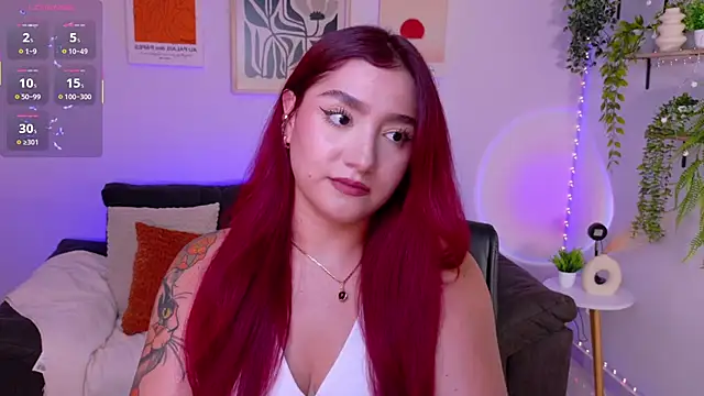 Snapshot of ViolettCastel chatting on June 3, 2026, 7:51 pm ViolettCastel online show from June 3, 2026, 7:51 pm