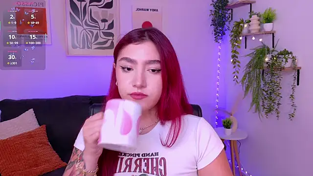 ViolettCastel online show from April 14, 2026, 7:41 pm