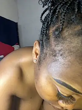 AssMilkymellowxx online show from October 3, 2025, 4:58 am