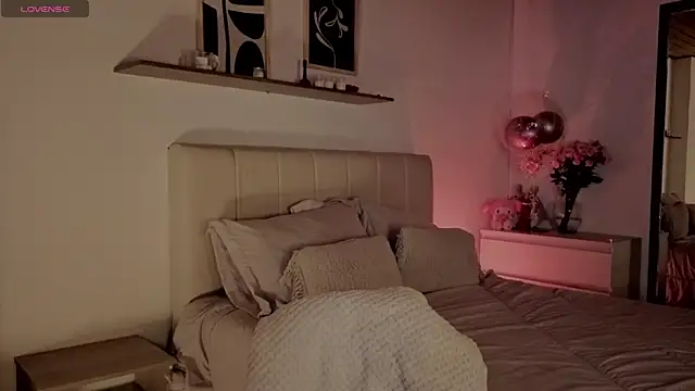 Roxxy mora online show from November 11, 2025, 10:26 pm